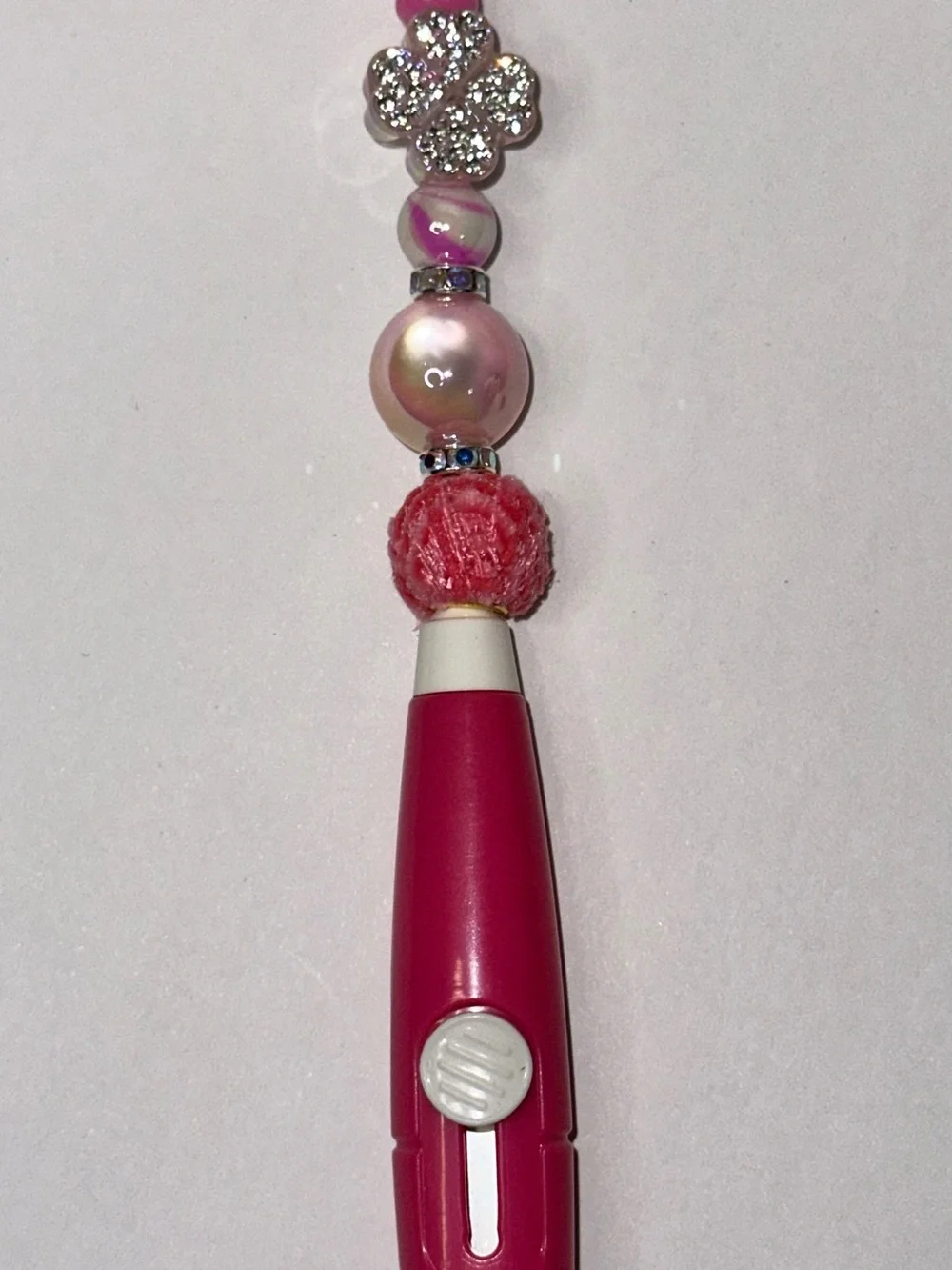 Pink Beaded Clover Accented Lock-Blade Box Cutter